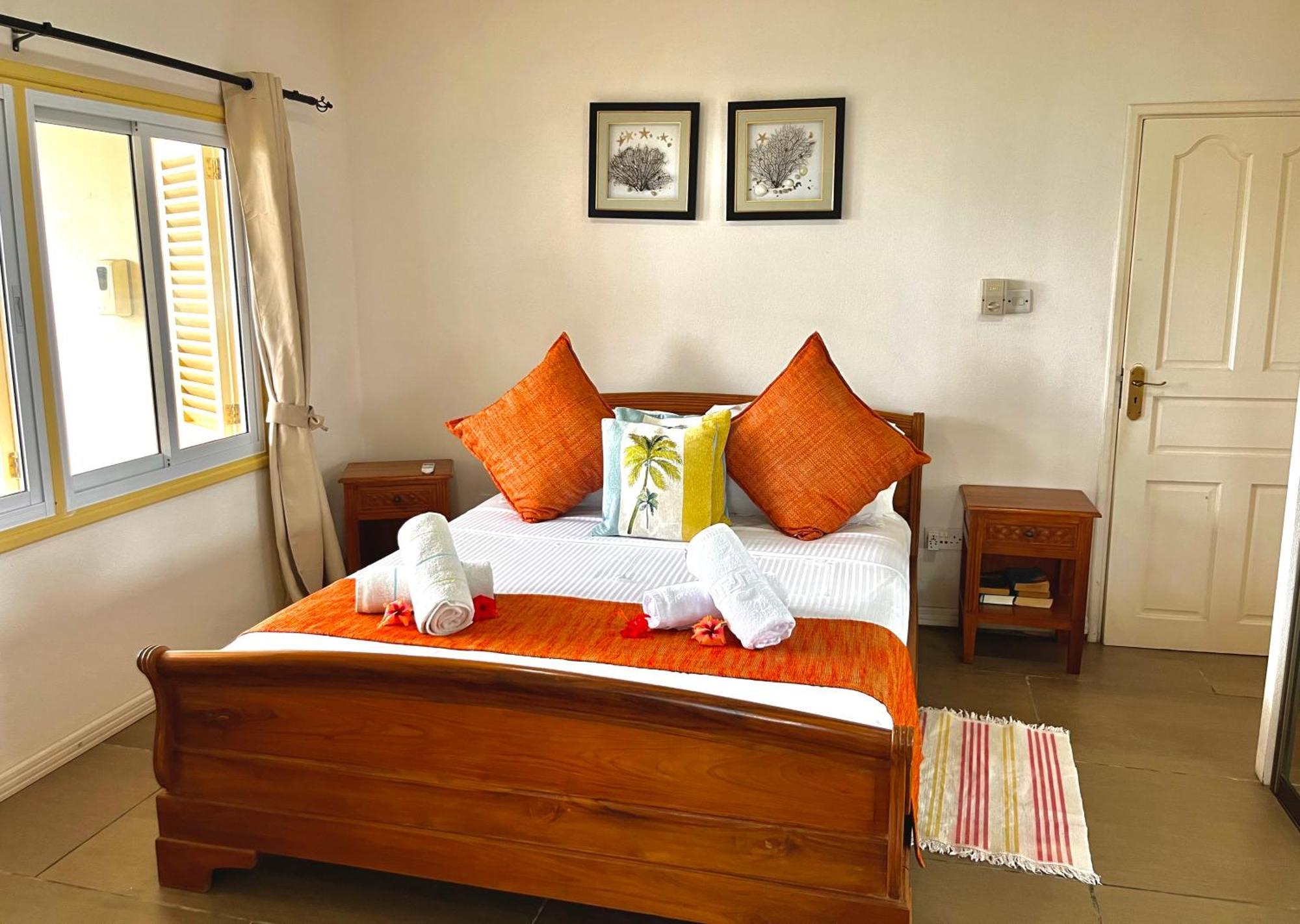 Summer Self Catering Baie Sainte Anne Exterior foto