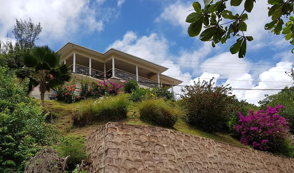 Summer Self Catering Baie Sainte Anne Exterior foto